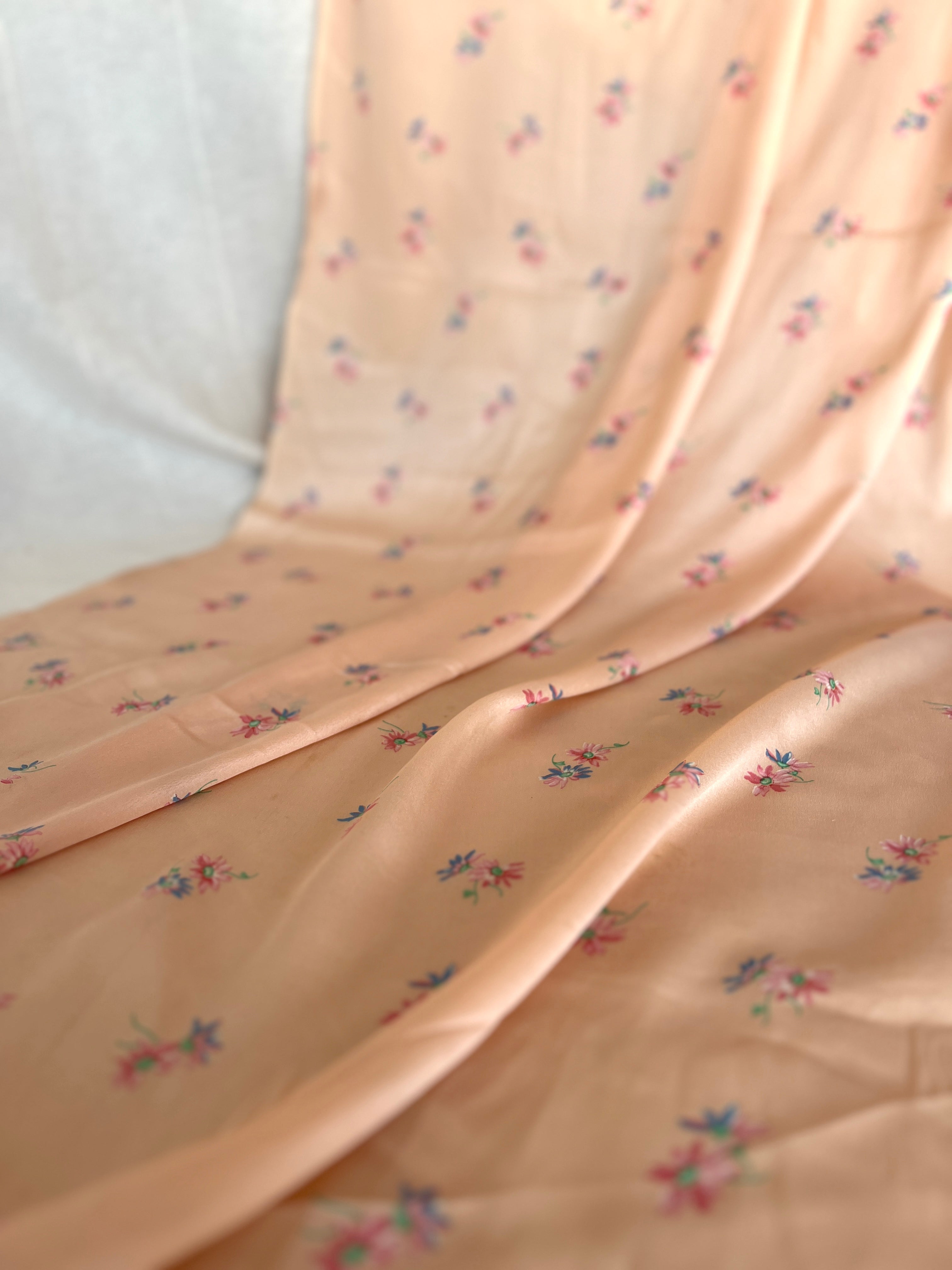 100% Silk Floral Print - Peach Flowers 285 x 90 cm