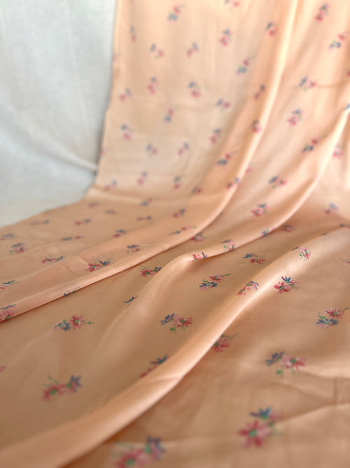 100% Silk Floral Print - Peach Flowers 285 x 90 cm