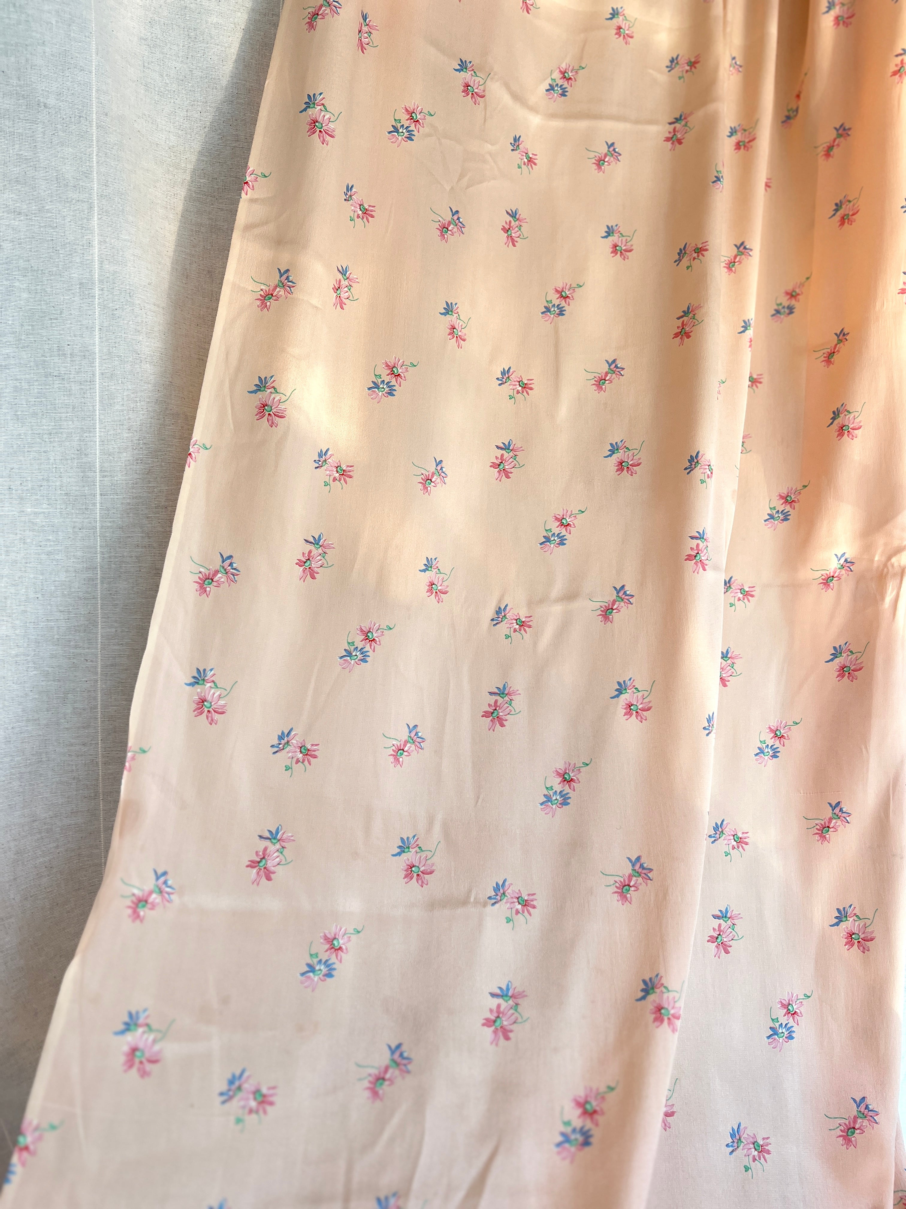 100% Silk Floral Print - Peach Flowers 285 x 90 cm
