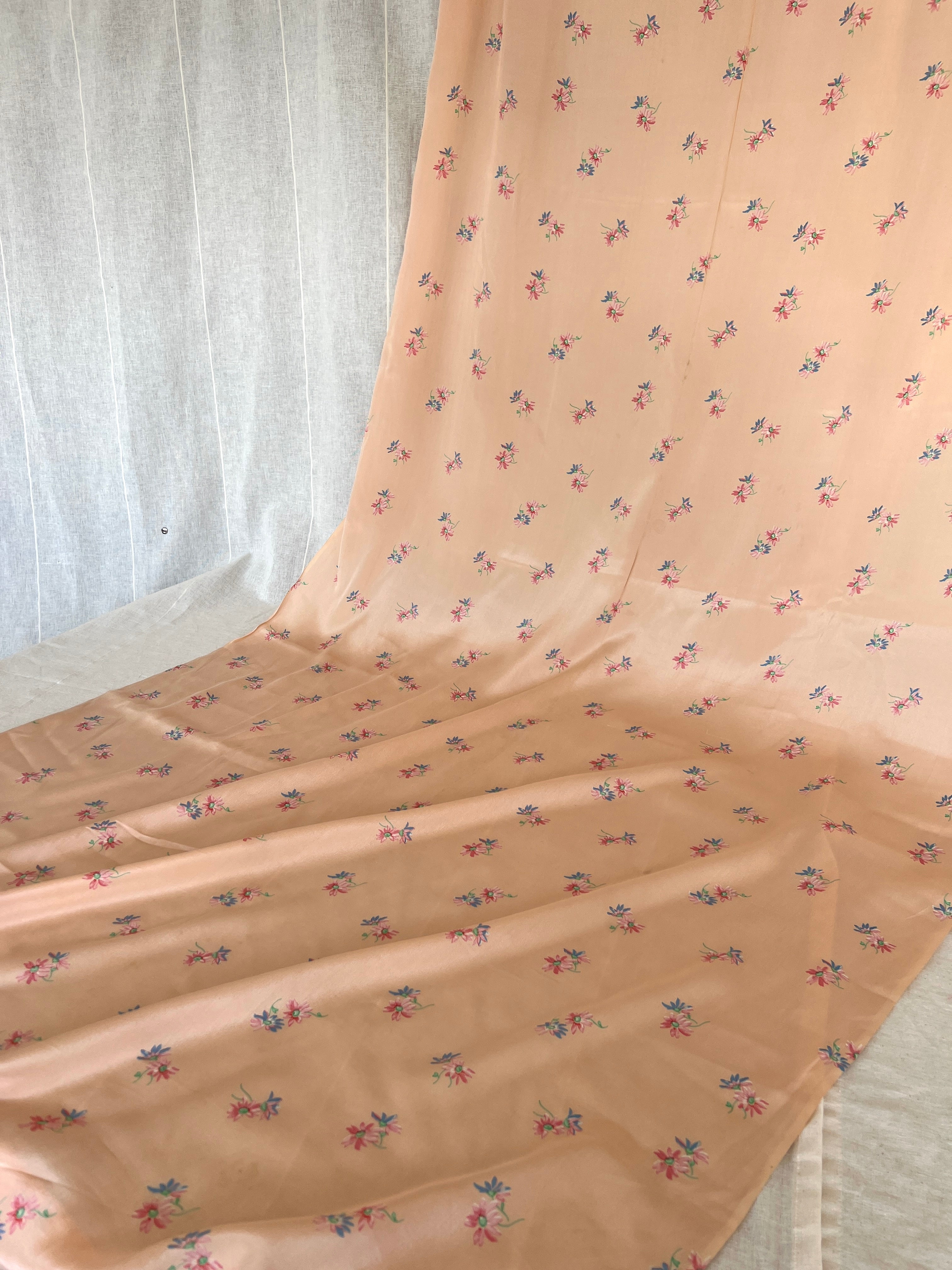 100% Silk Floral Print - Peach Flowers 285 x 90 cm