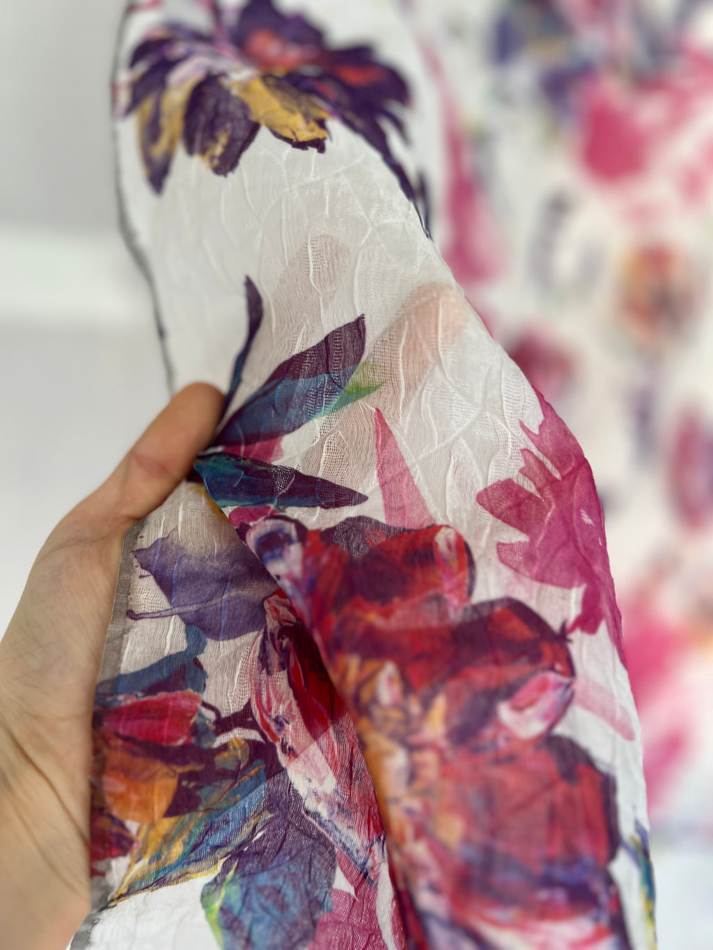 Floral Print Chiffon - Sheer Dressmaking Fabric- Made in Italy - 168 x 130 cm
