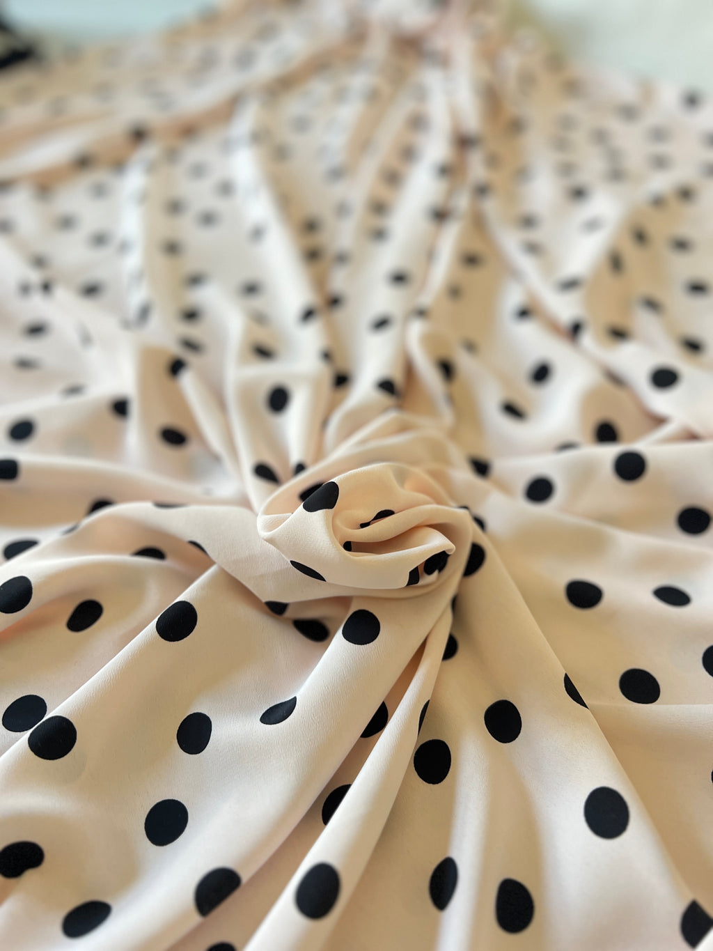 Large Dressmaking Bundle - Swans & Polka Dot Patterns - Viscose & Polyester - 8 Metres