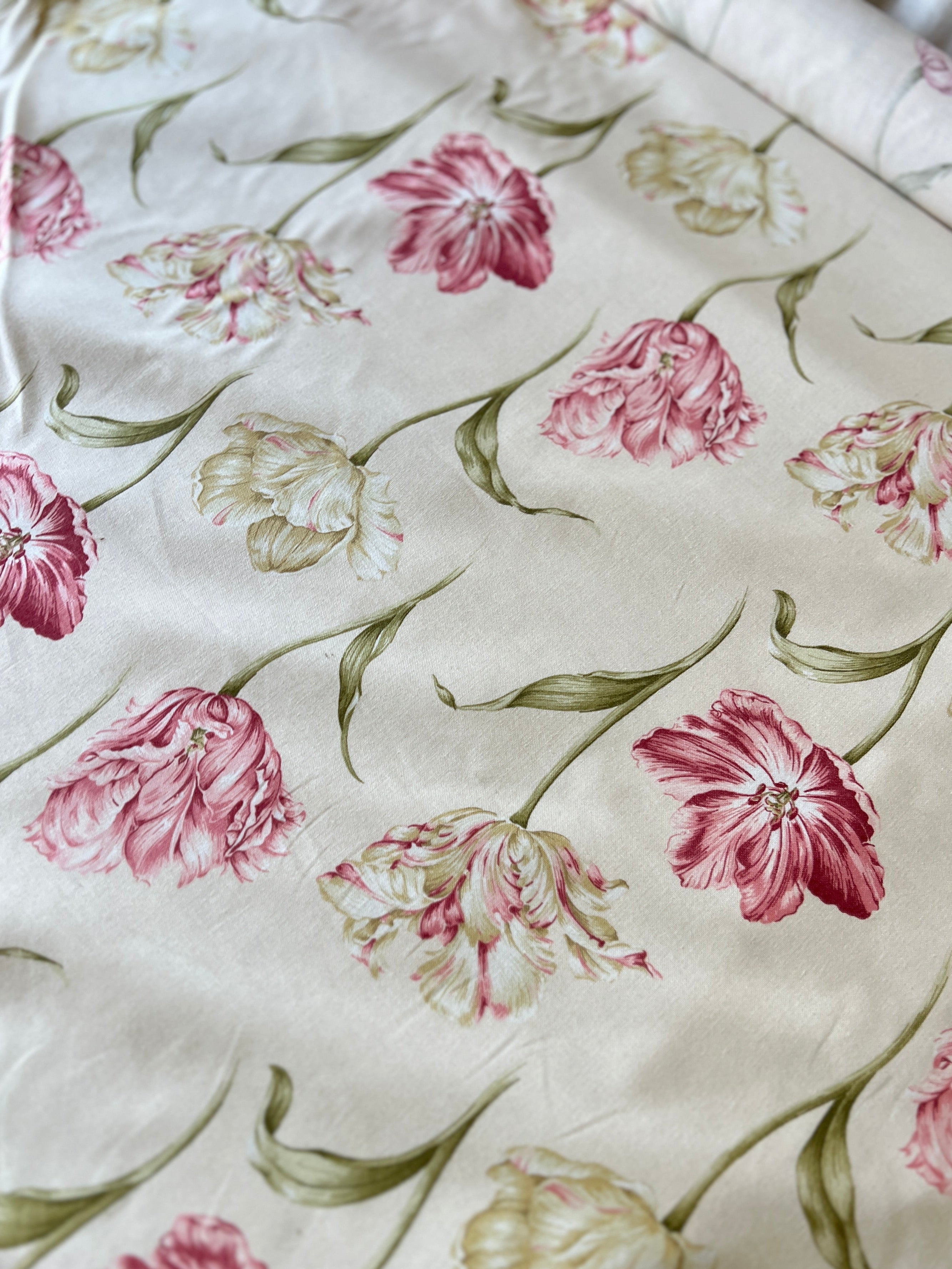 Sanderson “Bloom” Floral Cotton Fabric (2000) – 150cm End of Roll Remnant – Tulip Print