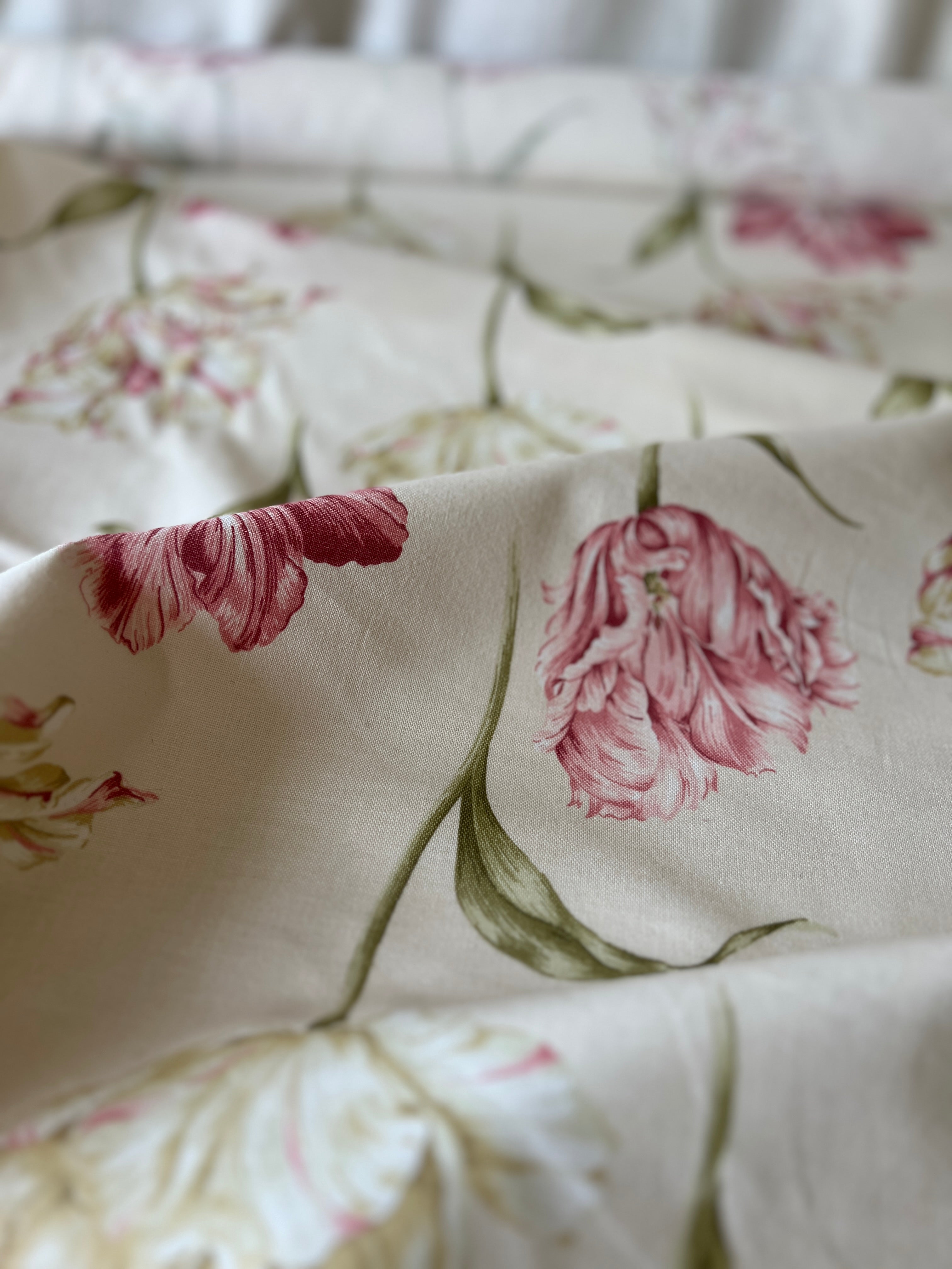 Sanderson “Bloom” Floral Cotton Fabric (2000) – 150cm End of Roll Remnant – Tulip Print